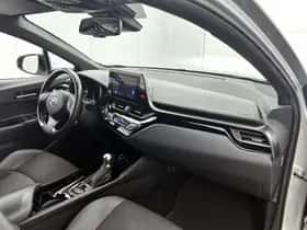 Toyota C-HR (2023) thumbnail 6