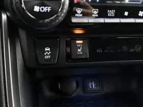 Toyota RAV4 (2025) thumbnail 18