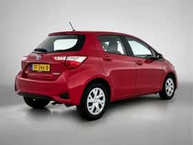 Toyota Yaris (2018) thumbnail 2