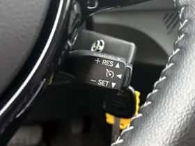 Toyota Yaris (2018) thumbnail 14