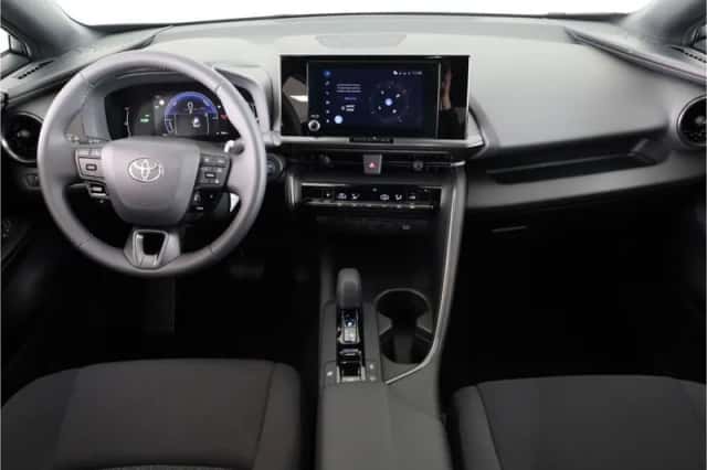Toyota C-HR (2026) thumbnail 5