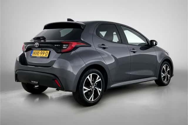 Toyota Yaris (2025) thumbnail 2