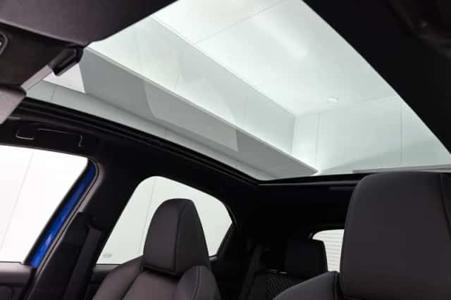 Toyota Yaris (2024) thumbnail 4