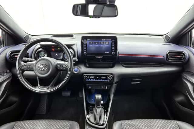 Toyota Yaris (2021) thumbnail 4