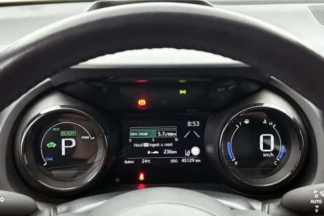 Toyota Yaris (2021) thumbnail 5