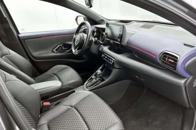 Toyota Yaris (2021) thumbnail 6