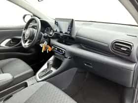 Toyota Yaris (2022) thumbnail 6