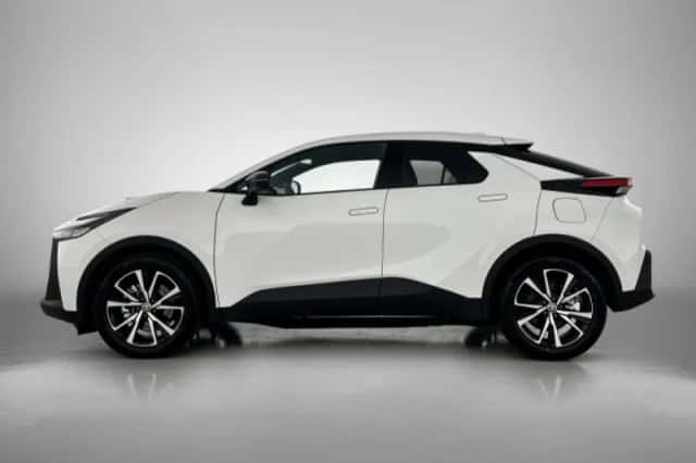 Toyota C-HR (2026) thumbnail 5