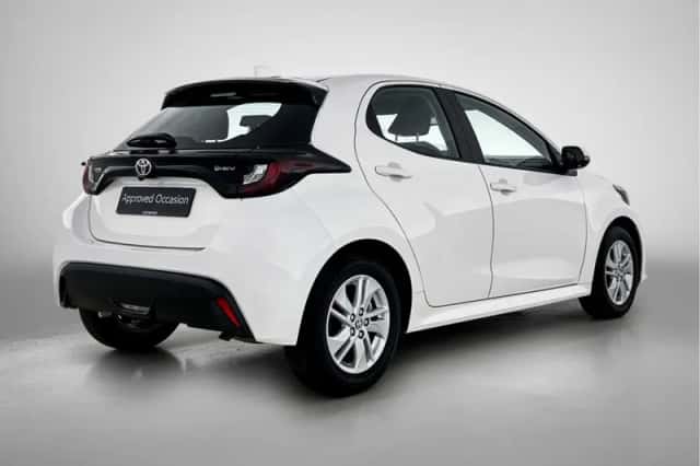 Toyota Yaris (2024) thumbnail 2