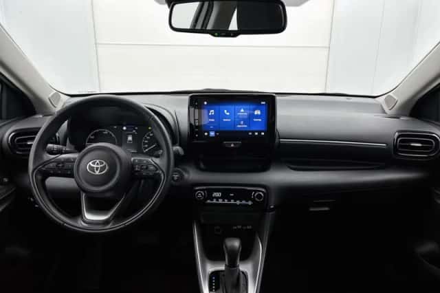 Toyota Yaris (2024) thumbnail 4