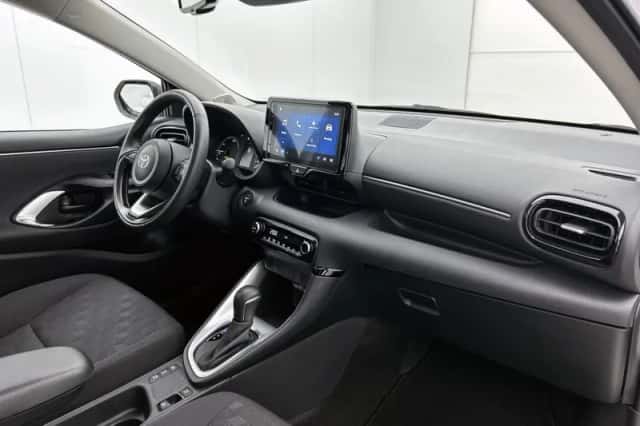 Toyota Yaris (2024) thumbnail 6