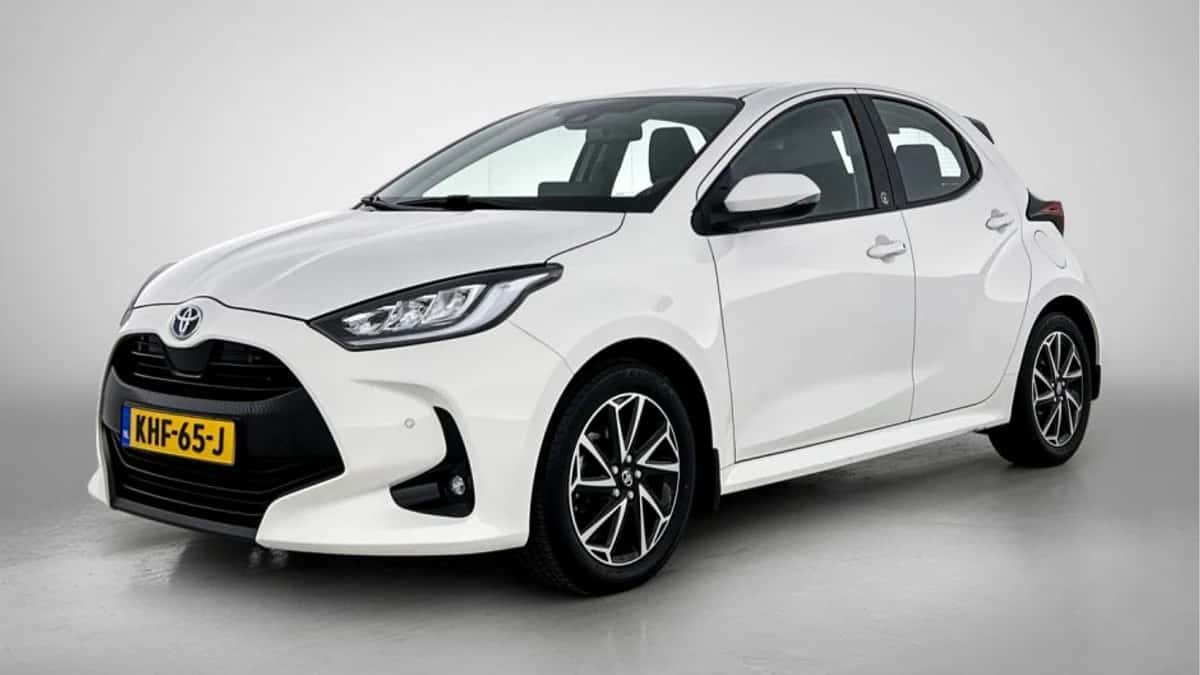 Toyota Yaris (2022) — foto 1