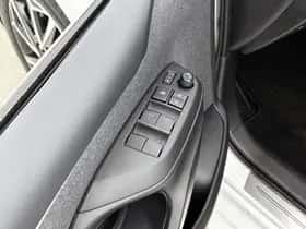 Toyota Yaris (2022) thumbnail 22