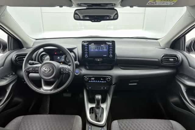 Toyota Yaris (2022) thumbnail 4