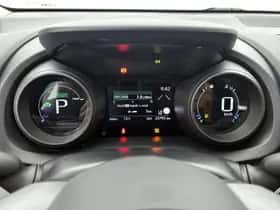 Toyota Yaris (2022) thumbnail 5