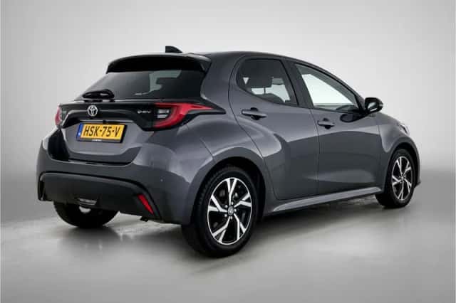 Toyota Yaris (2025) thumbnail 2