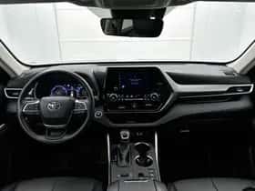 Toyota Highlander (2024) thumbnail 4