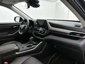 Toyota Highlander (2024) thumbnail 6