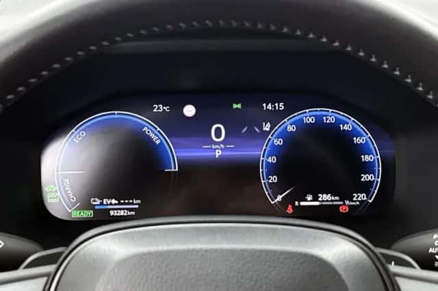 Toyota RAV4 (2023) thumbnail 5
