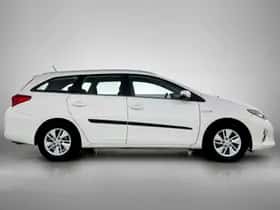 Toyota Auris (2014) thumbnail 11