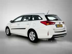 Toyota Auris (2014) thumbnail 13