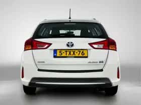 Toyota Auris (2014) thumbnail 20
