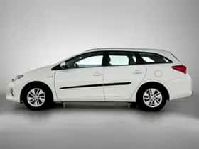 Toyota Auris (2014) thumbnail 3