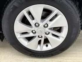 Toyota Auris (2014) thumbnail 22