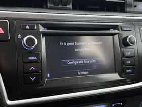 Toyota Auris (2014) thumbnail 25