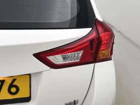 Toyota Auris (2014) thumbnail 30