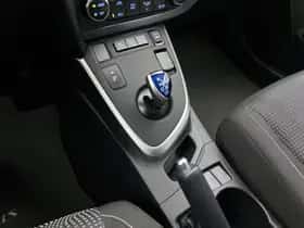 Toyota Auris (2014) thumbnail 10