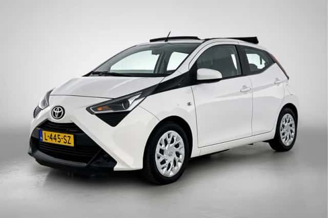 Toyota Aygo (2021) thumbnail 1