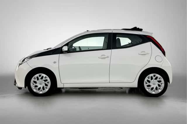 Toyota Aygo (2021) thumbnail 3
