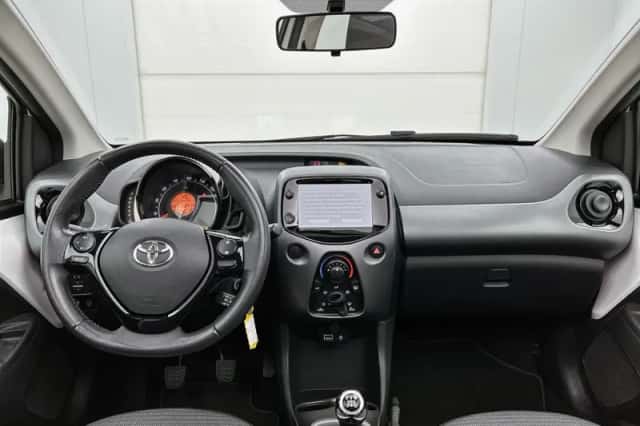 Toyota Aygo (2021) thumbnail 5