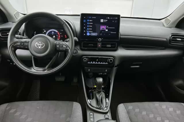 Toyota Yaris (2025) thumbnail 4