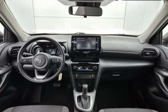 Toyota Yaris Cross (2024) thumbnail 4