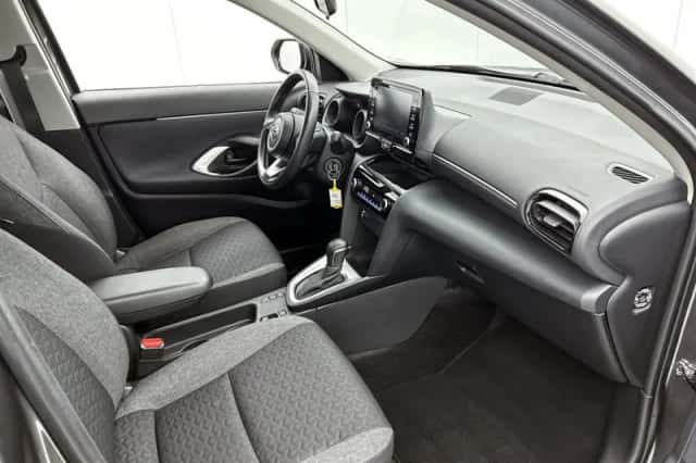 Toyota Yaris Cross (2024) thumbnail 6