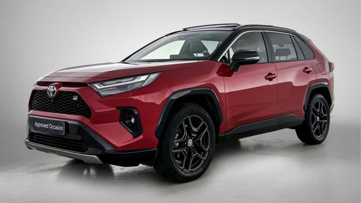 Toyota RAV4 (2024) — foto 1