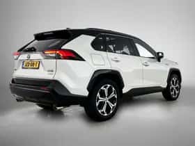 Toyota RAV4 (2022) thumbnail 3
