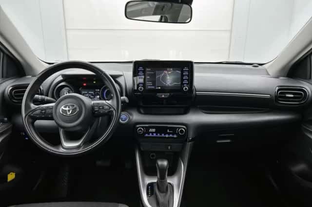 Toyota Yaris (2021) thumbnail 4
