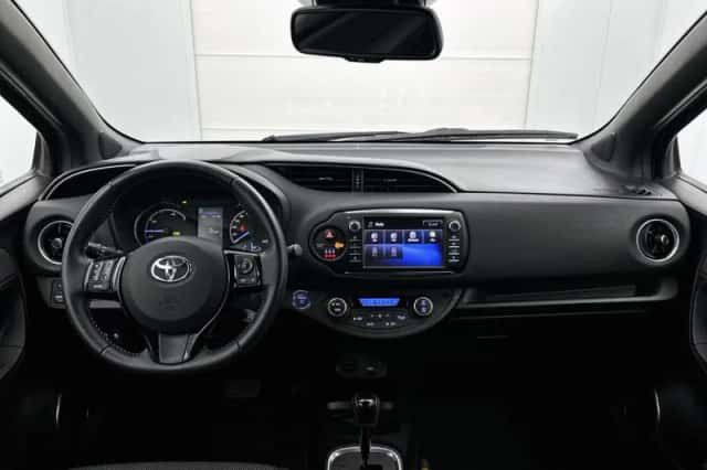 Toyota Yaris (2018) thumbnail 4