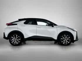 Toyota C-HR (2024) thumbnail 11