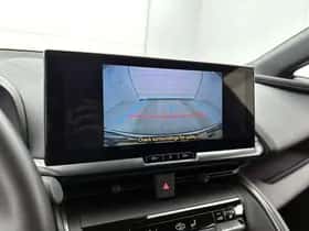 Toyota C-HR (2024) thumbnail 8