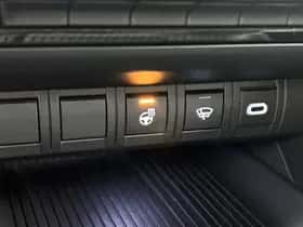 Toyota C-HR (2024) thumbnail 25