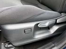 Toyota C-HR (2024) thumbnail 35