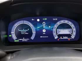 Toyota C-HR (2024) thumbnail 5