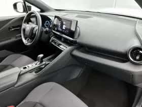 Toyota C-HR (2024) thumbnail 6