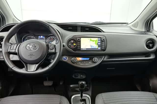 Toyota Yaris (2019) thumbnail 4