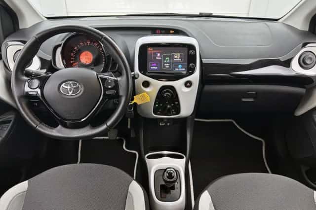 Toyota Aygo (2015) thumbnail 4