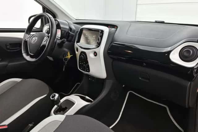 Toyota Aygo (2015) thumbnail 6